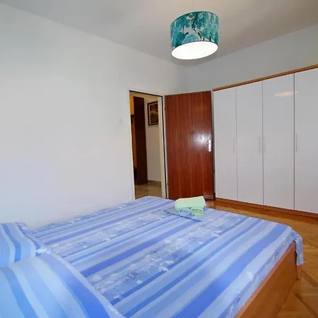 Holiday Apartment Gortanova, A1 *