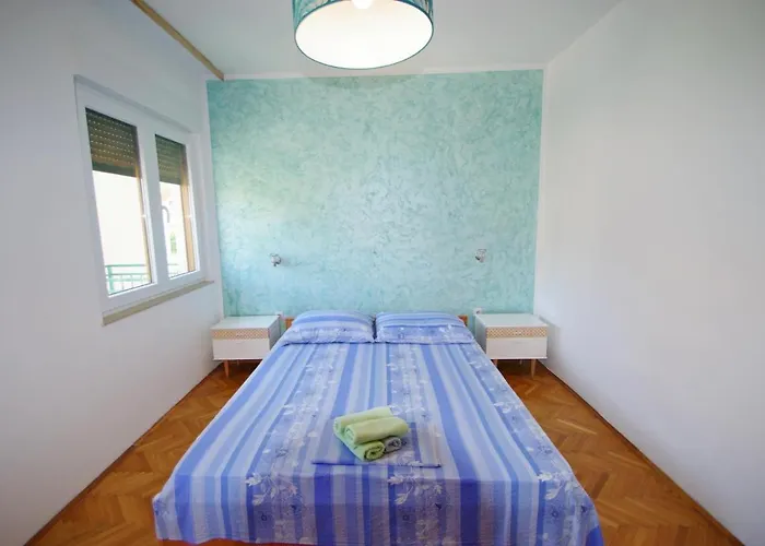 Holiday Apartment Gortanova, A1 *