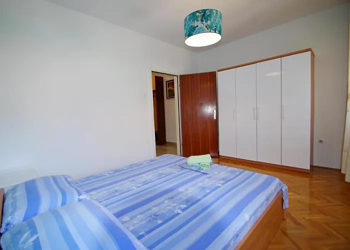 Holiday Apartment Gortanova, A1 *
