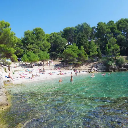 Gortanova 6+2 아파트 풀라