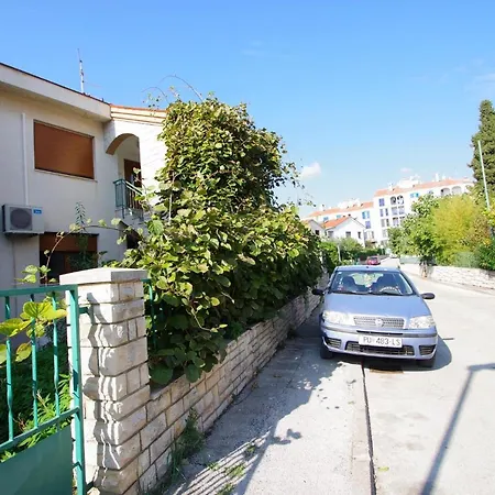 Gortanova 6+2 Apartment Pula
